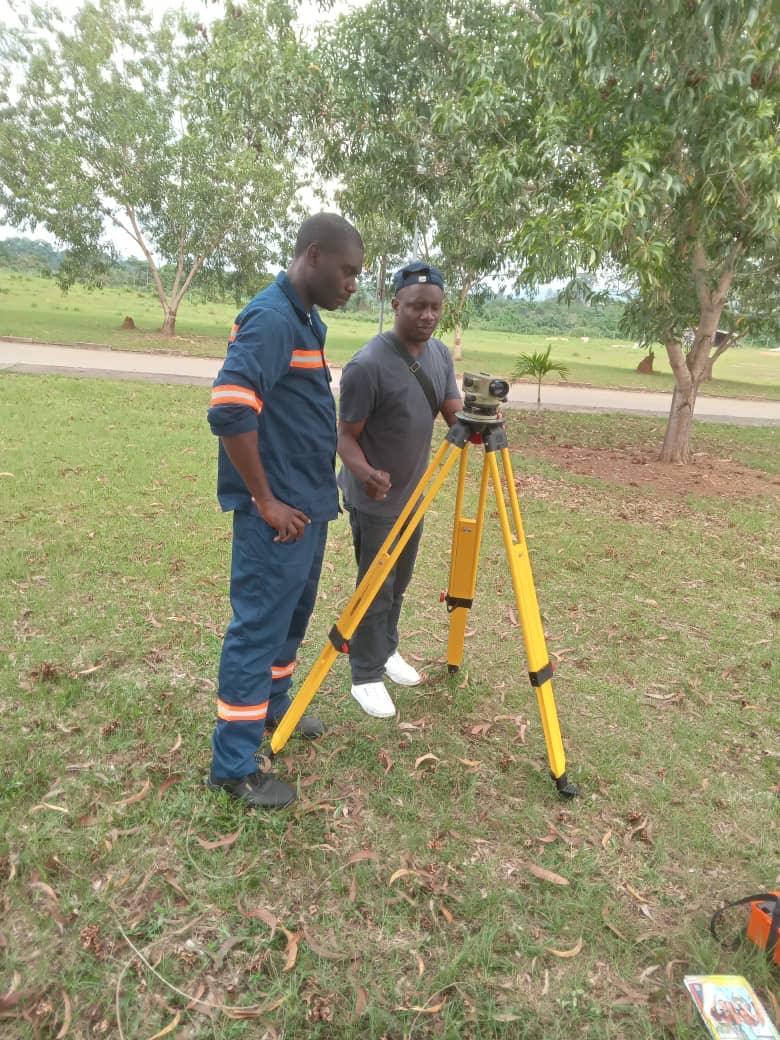 Des équipements de topographie pour le laboratoire de l’E3MG